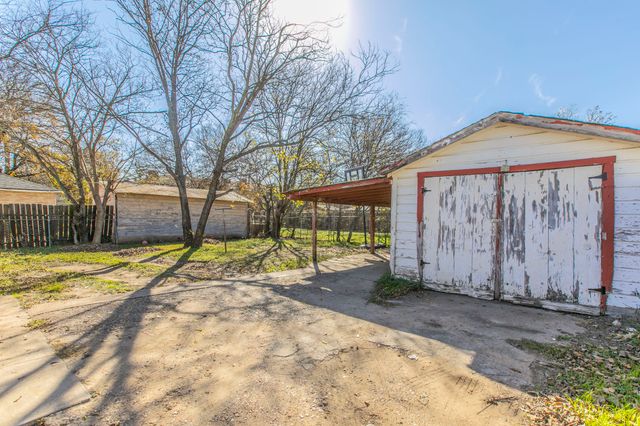 108 N Lakeview Drive, Lacy Lakeview, TX 76705