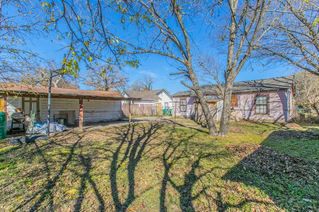108 N Lakeview Drive, Lacy Lakeview, TX 76705