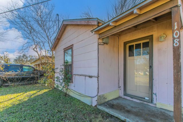 108 N Lakeview Drive, Lacy Lakeview, TX 76705