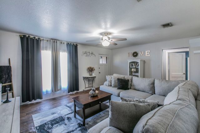 108 N Lakeview Drive, Lacy Lakeview, TX 76705