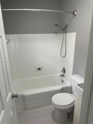 2016 Miami Rd B, Fort Lauderdale, FL 33316