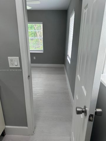 2016 Miami Rd B, Fort Lauderdale, FL 33316