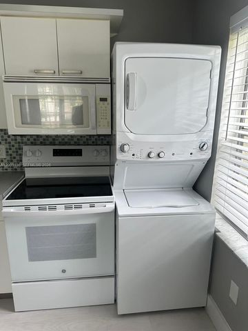 2016 Miami Rd B, Fort Lauderdale, FL 33316