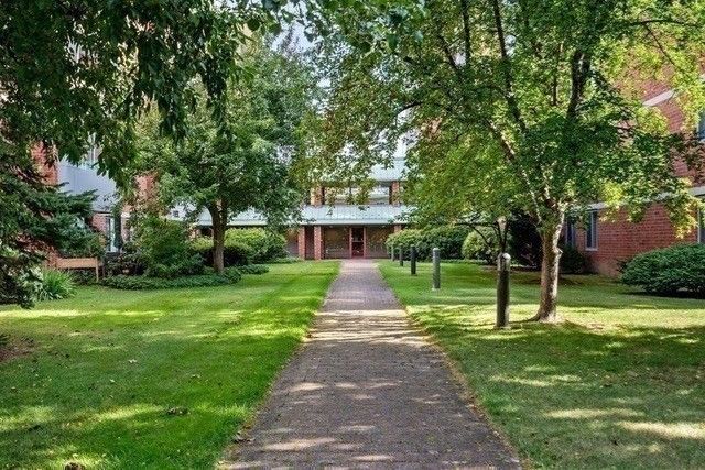 193 Oak St 604, Newton, MA 02464