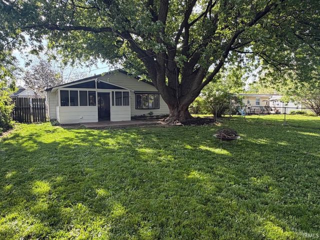 809 Greenwich Road, Lafayette, IN 47905