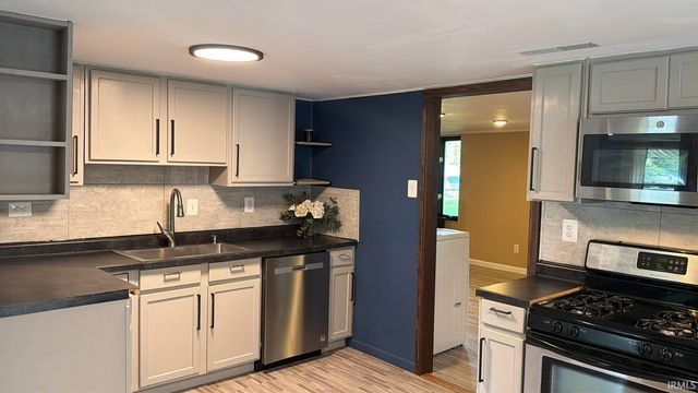 809 Greenwich Road, Lafayette, IN 47905