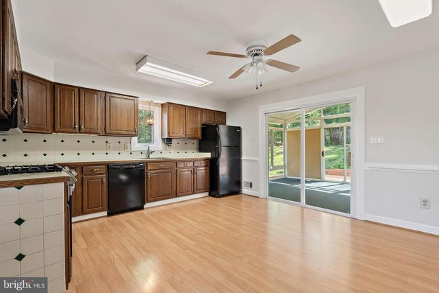 6503 CARRIAGE DR, Alexandria, VA 22310
