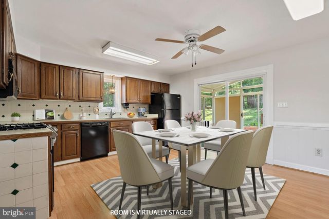 6503 CARRIAGE DR, Alexandria, VA 22310