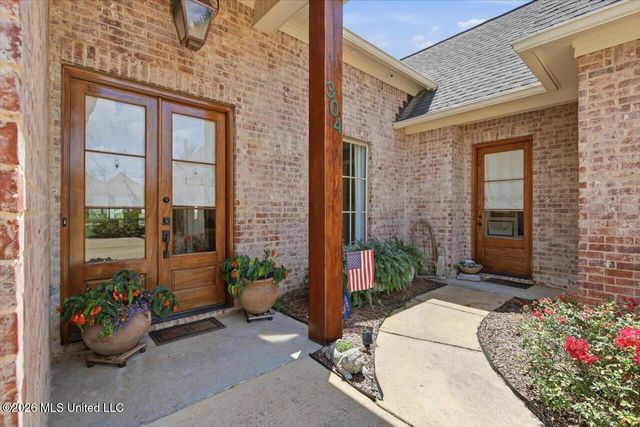 304 Colony Court, Madison, MS 39110
