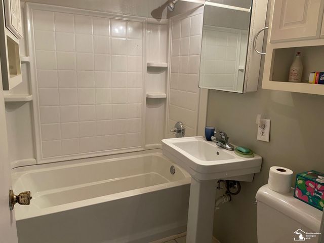 1843 W Samaria Road, Temperance, MI 48182