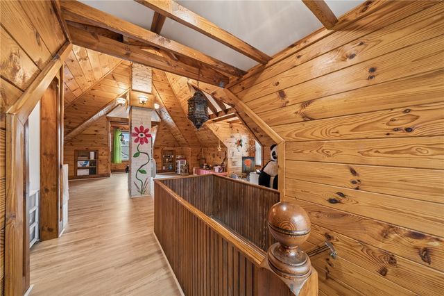 701 Cowan Ave, Jeannette, PA 15644