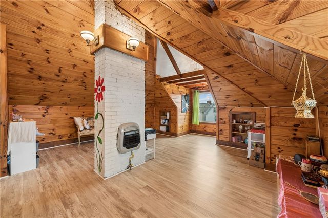 701 Cowan Ave, Jeannette, PA 15644