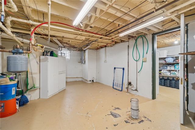 701 Cowan Ave, Jeannette, PA 15644