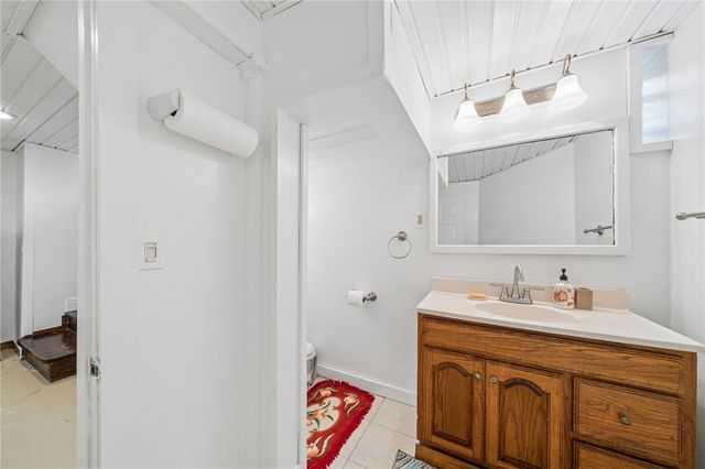 701 Cowan Ave, Jeannette, PA 15644