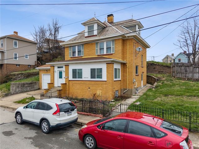 701 Cowan Ave, Jeannette, PA 15644