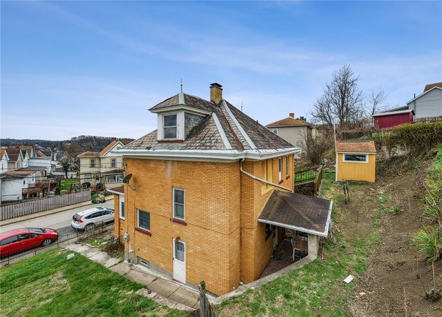 701 Cowan Ave, Jeannette, PA 15644