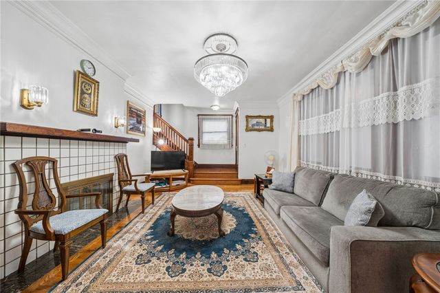 701 Cowan Ave, Jeannette, PA 15644