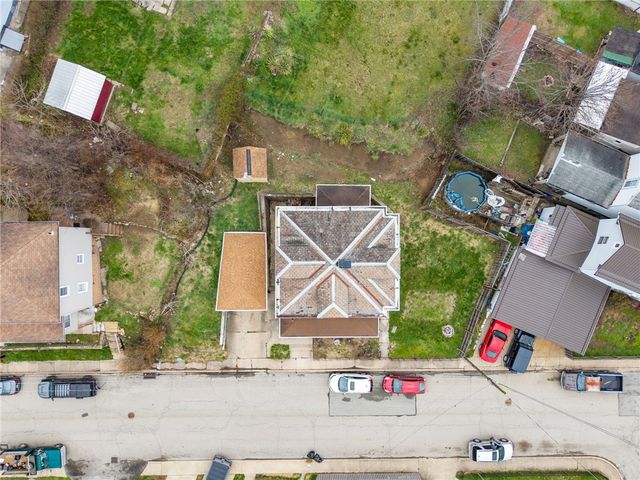701 Cowan Ave, Jeannette, PA 15644