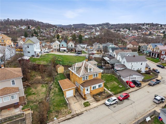 701 Cowan Ave, Jeannette, PA 15644