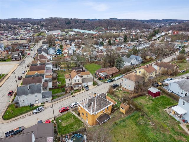 701 Cowan Ave, Jeannette, PA 15644