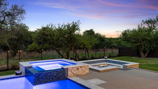 546 Bridge Water LOOP, Dripping Springs, TX 78620