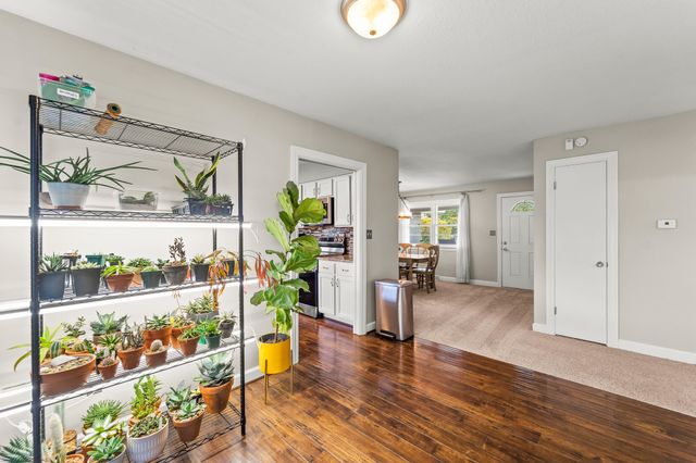 4 ROCKINGHAM DR, Columbia, MO 65203