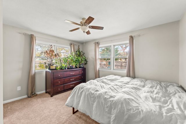 4 ROCKINGHAM DR, Columbia, MO 65203