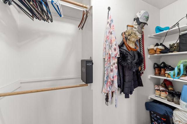 4 ROCKINGHAM DR, Columbia, MO 65203