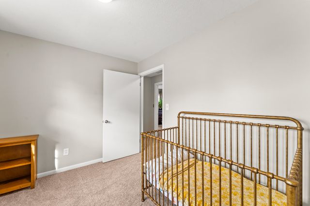 4 ROCKINGHAM DR, Columbia, MO 65203