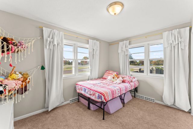 4 ROCKINGHAM DR, Columbia, MO 65203