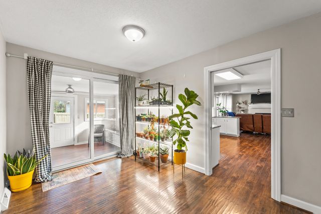 4 ROCKINGHAM DR, Columbia, MO 65203