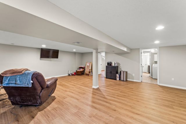 4 ROCKINGHAM DR, Columbia, MO 65203