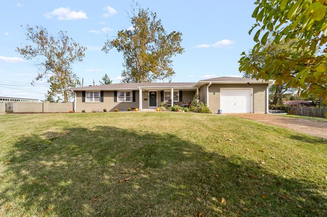 4 ROCKINGHAM DR, Columbia, MO 65203