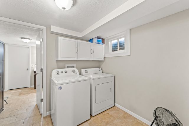 4 ROCKINGHAM DR, Columbia, MO 65203