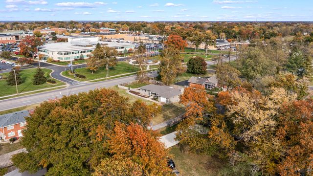 4 ROCKINGHAM DR, Columbia, MO 65203