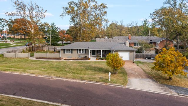 4 ROCKINGHAM DR, Columbia, MO 65203