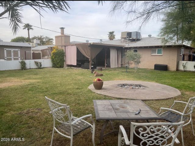 2301 W CHEERY LYNN Road, Phoenix, AZ 85015