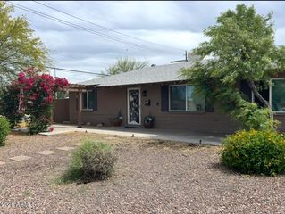 2301 W CHEERY LYNN Road, Phoenix, AZ 85015