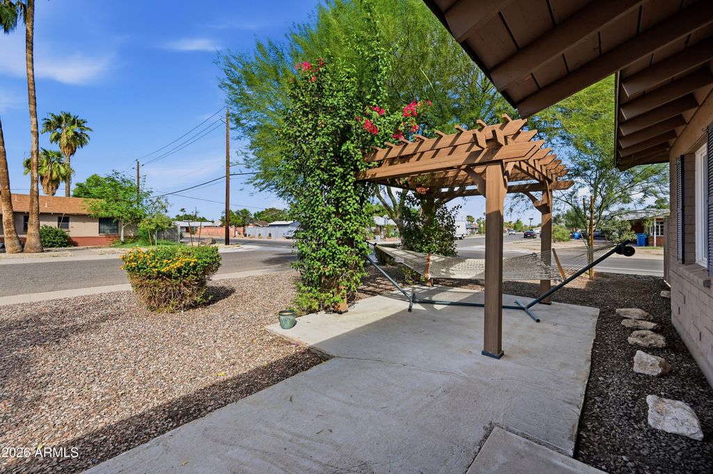 2301 W CHEERY LYNN Road, Phoenix, AZ 85015 — photo 5