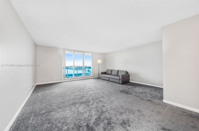 2301 Collins Ave 1030, Miami Beach, FL 33139