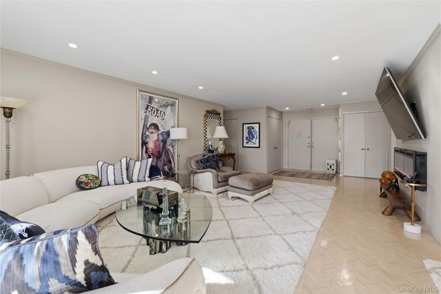 99 S Park Avenue 320, Rockville Centre, NY 11570