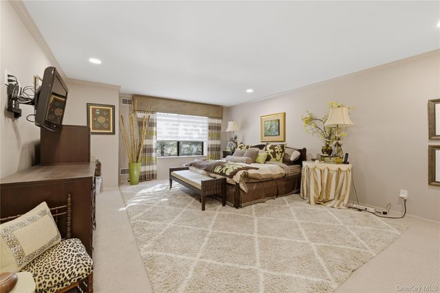 99 S Park Avenue 320, Rockville Centre, NY 11570