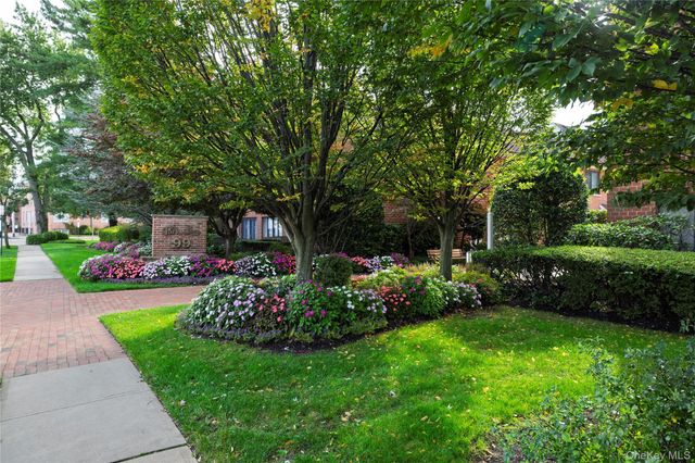 99 S Park Avenue 320, Rockville Centre, NY 11570