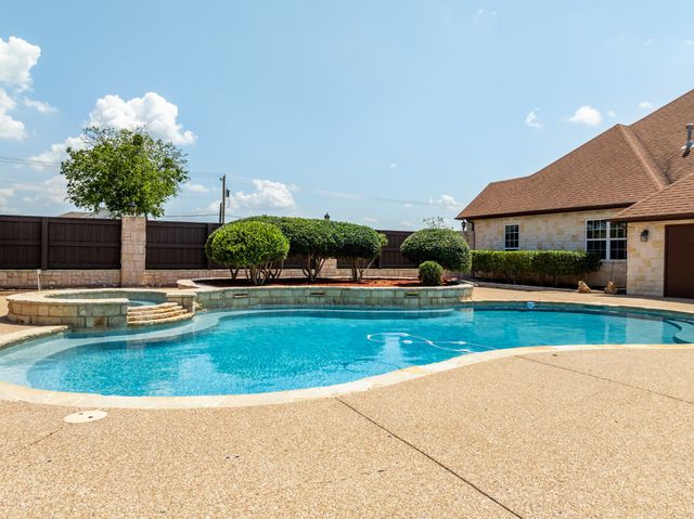 400 E Spurgeon Street, Itasca, TX 76055