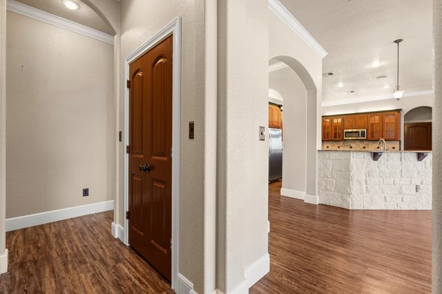 400 E Spurgeon Street, Itasca, TX 76055