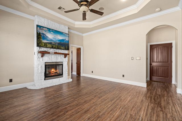 400 E Spurgeon Street, Itasca, TX 76055