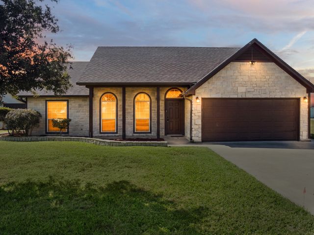 400 E Spurgeon Street, Itasca, TX 76055