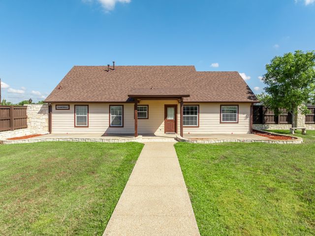 400 E Spurgeon Street, Itasca, TX 76055
