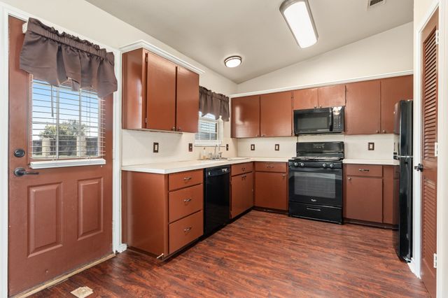 400 E Spurgeon Street, Itasca, TX 76055