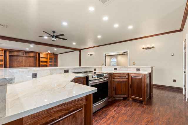 400 E Spurgeon Street, Itasca, TX 76055